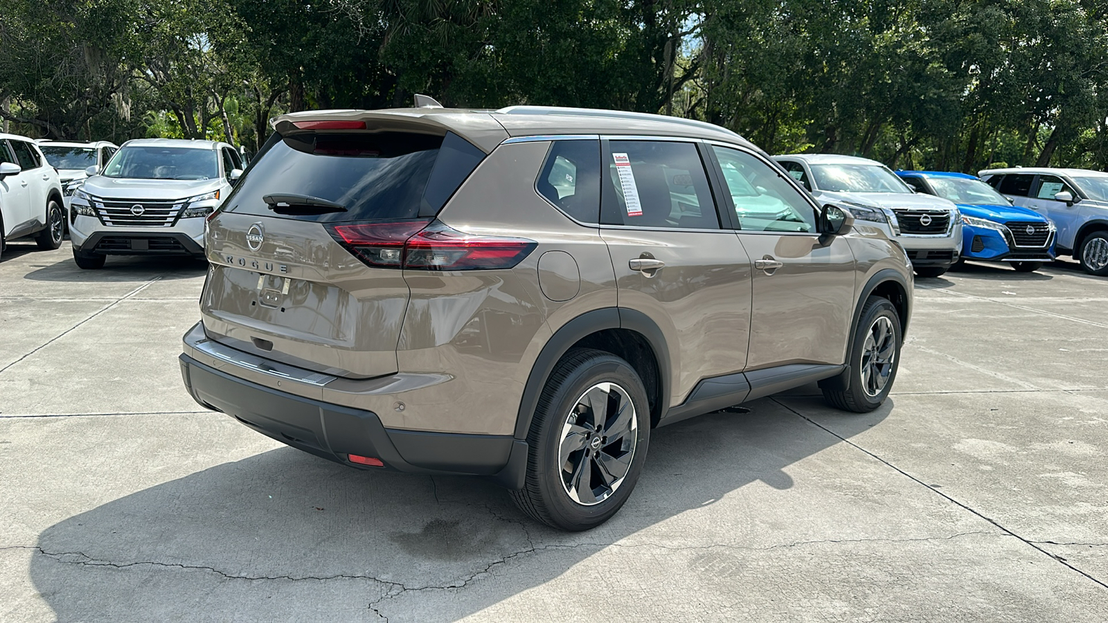 2025 Nissan Rogue SV 8