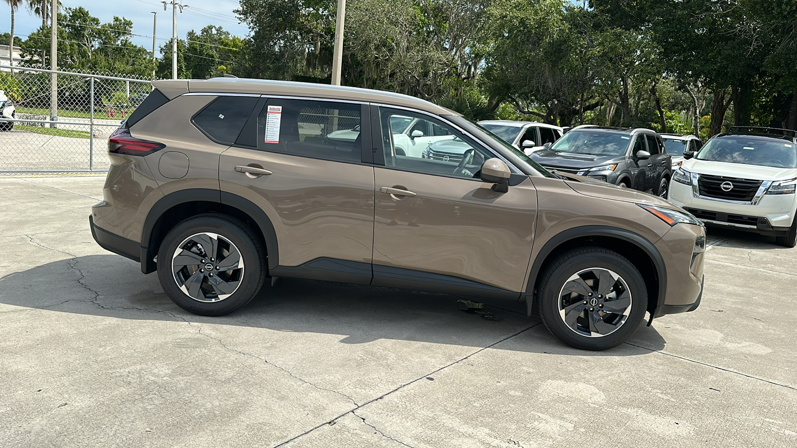 2025 Nissan Rogue SV 9