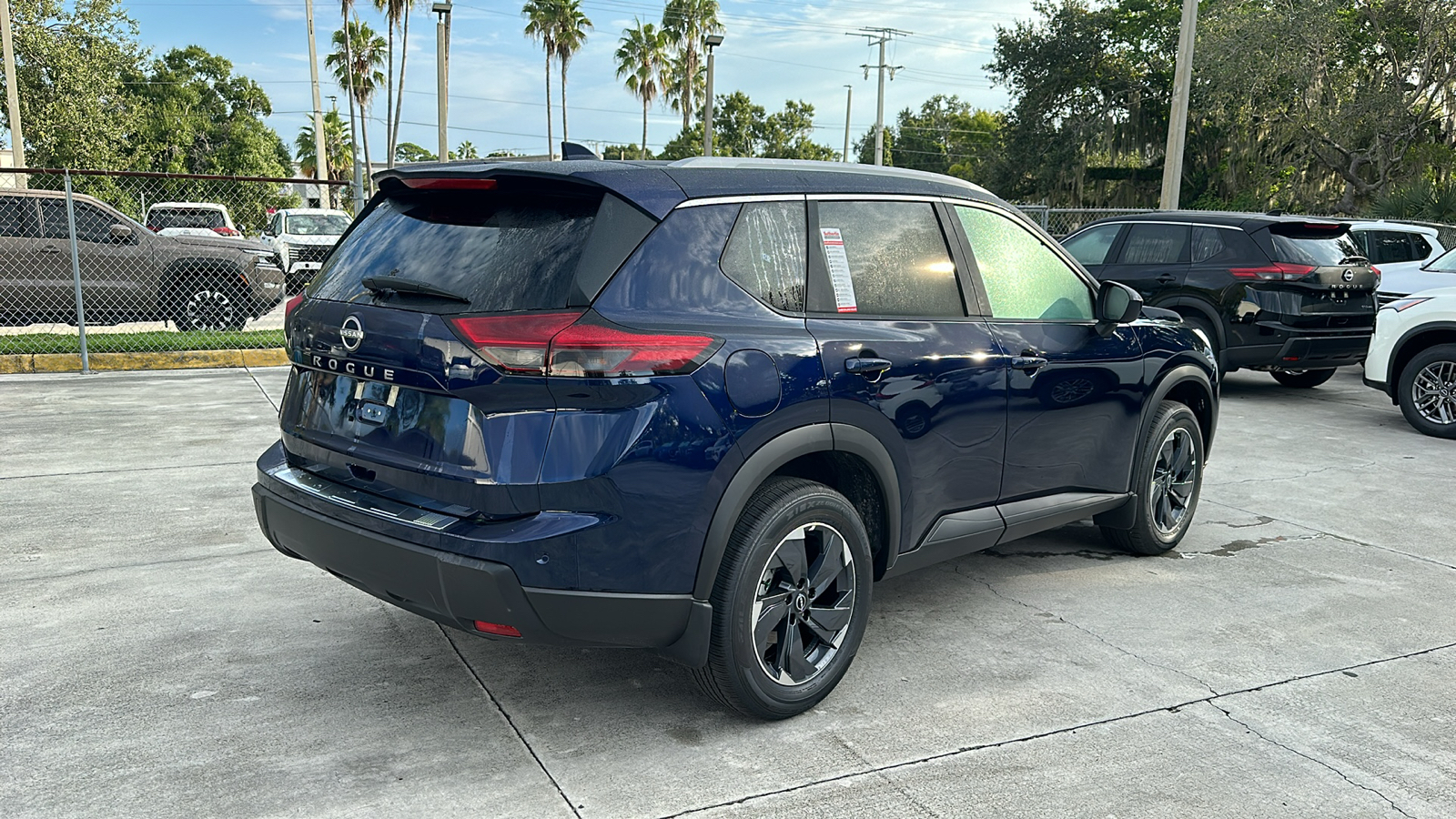 2025 Nissan Rogue SV 8