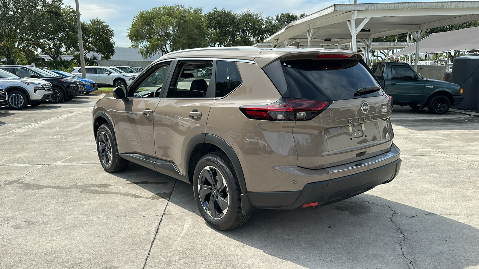 2025 Nissan Rogue SV 6