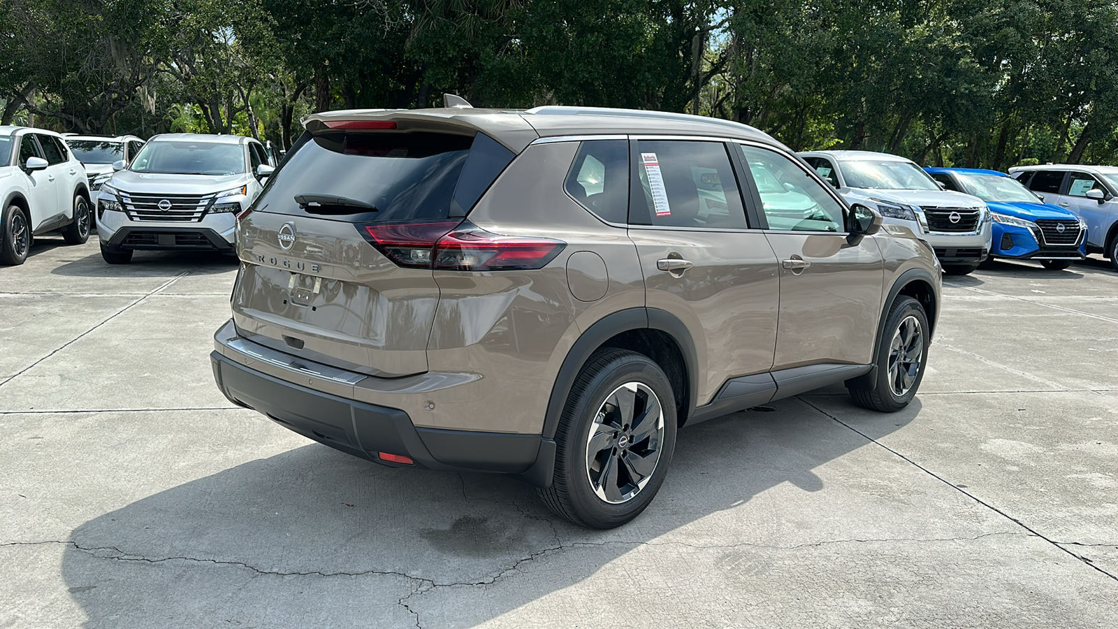 2025 Nissan Rogue SV 8