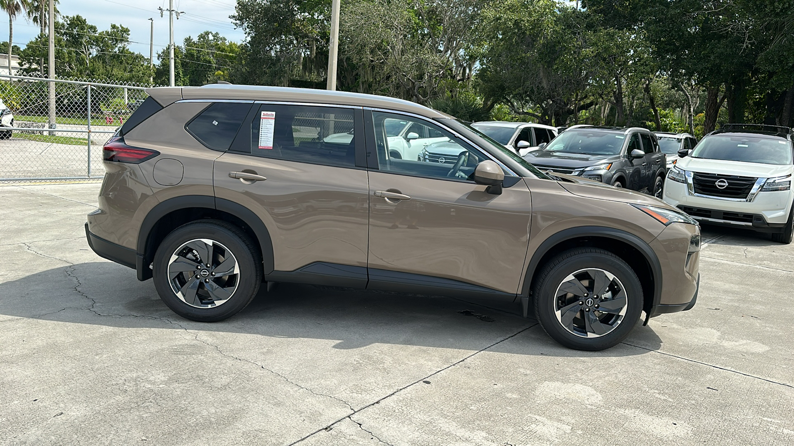 2025 Nissan Rogue SV 9