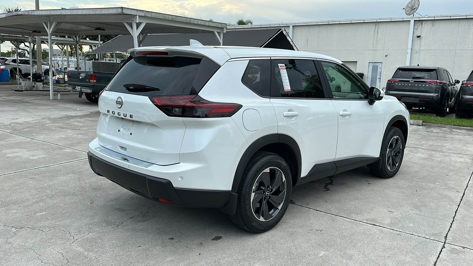 2025 Nissan Rogue SV 8