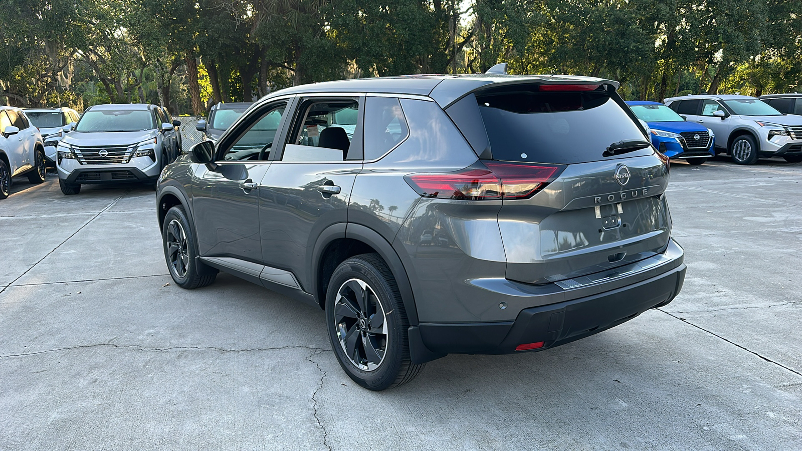 2025 Nissan Rogue SV 6