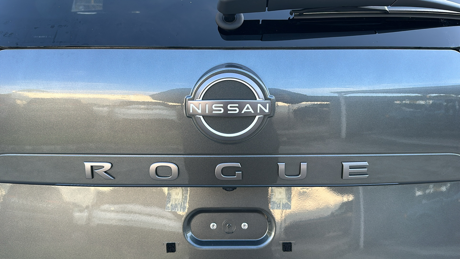 2025 Nissan Rogue SV 10