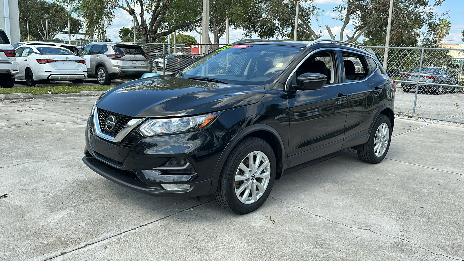 2022 Nissan Rogue Sport SV 3