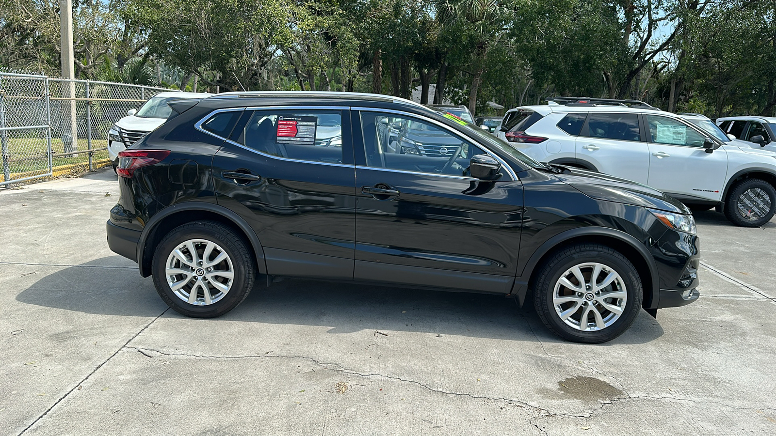 2022 Nissan Rogue Sport SV 8