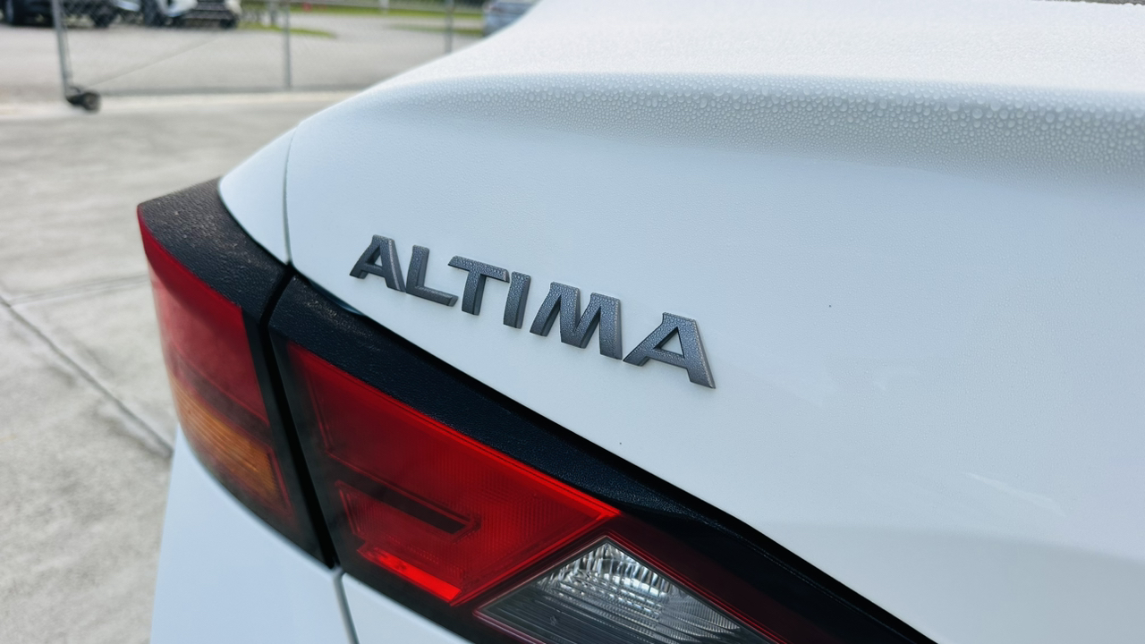 2025 Nissan Altima S 10