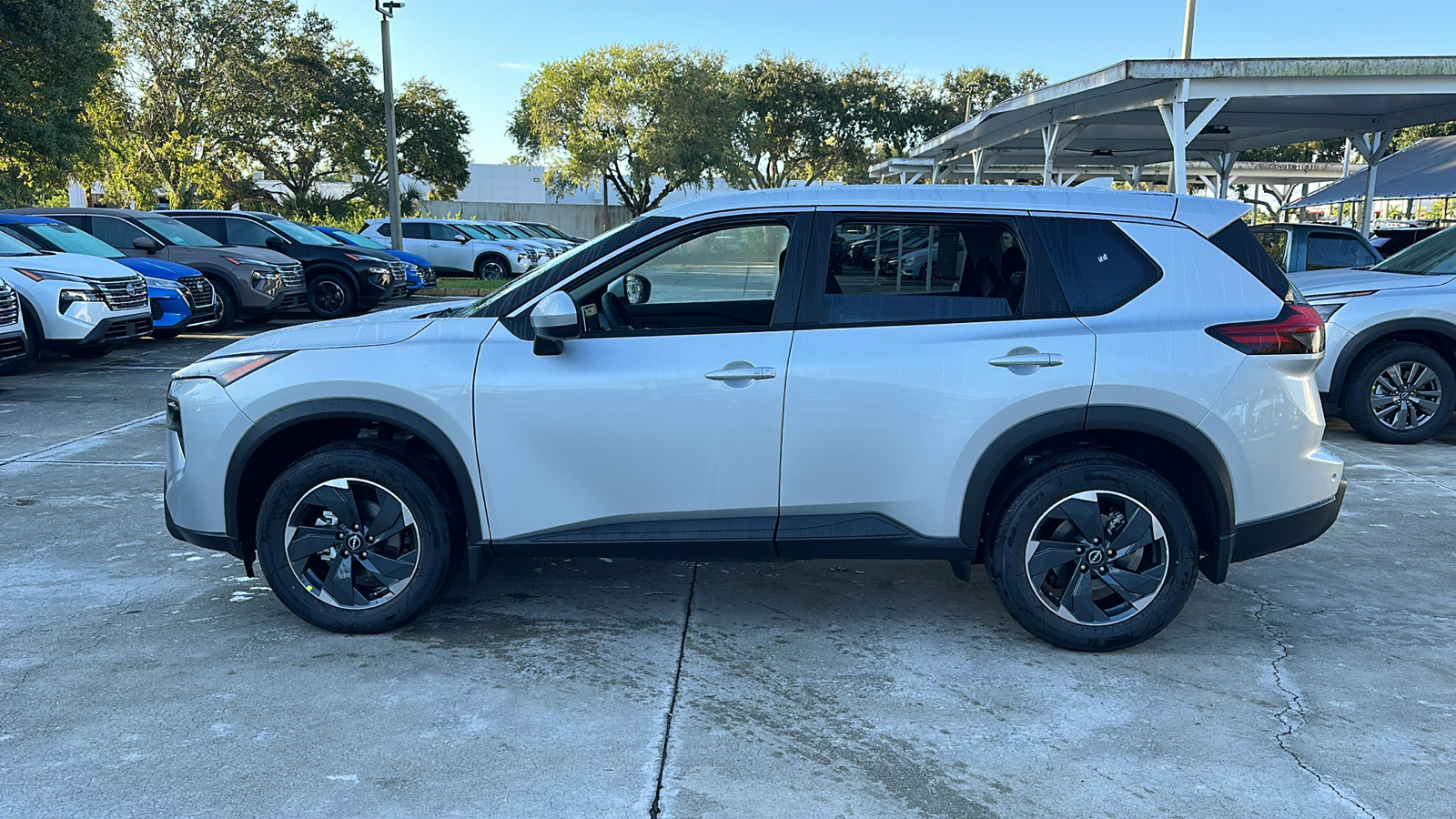 2025 Nissan Rogue SV 4