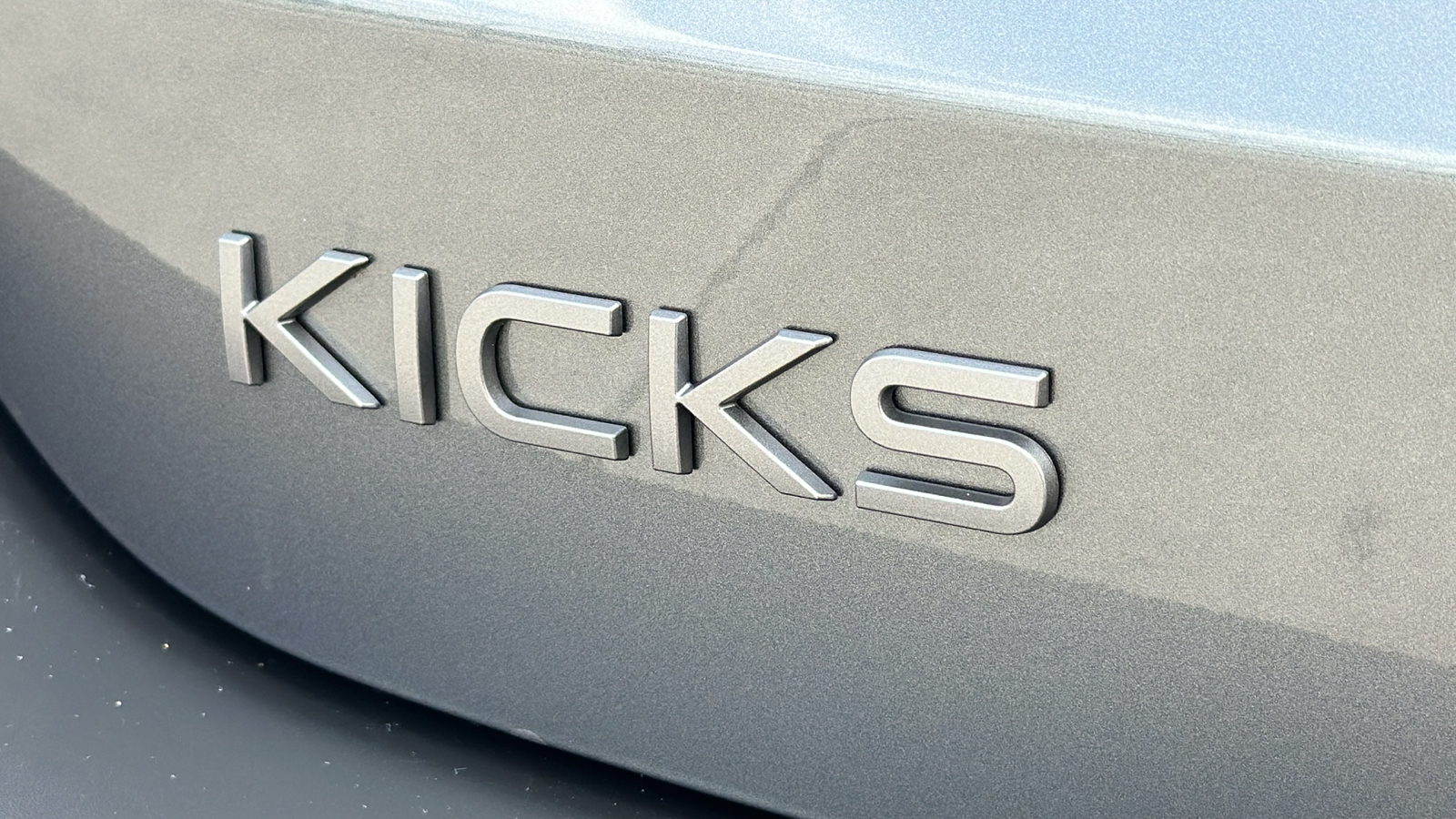 2025 Nissan Kicks S 10