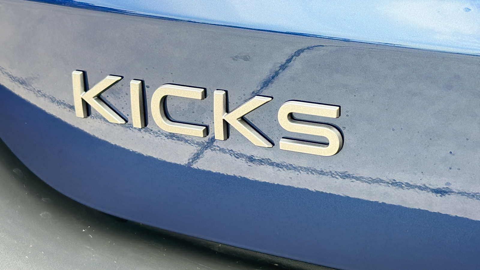 2025 Nissan Kicks S 10