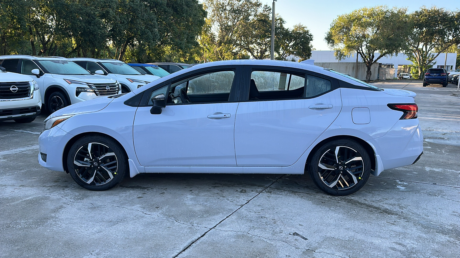 2024 Nissan Versa SR 5