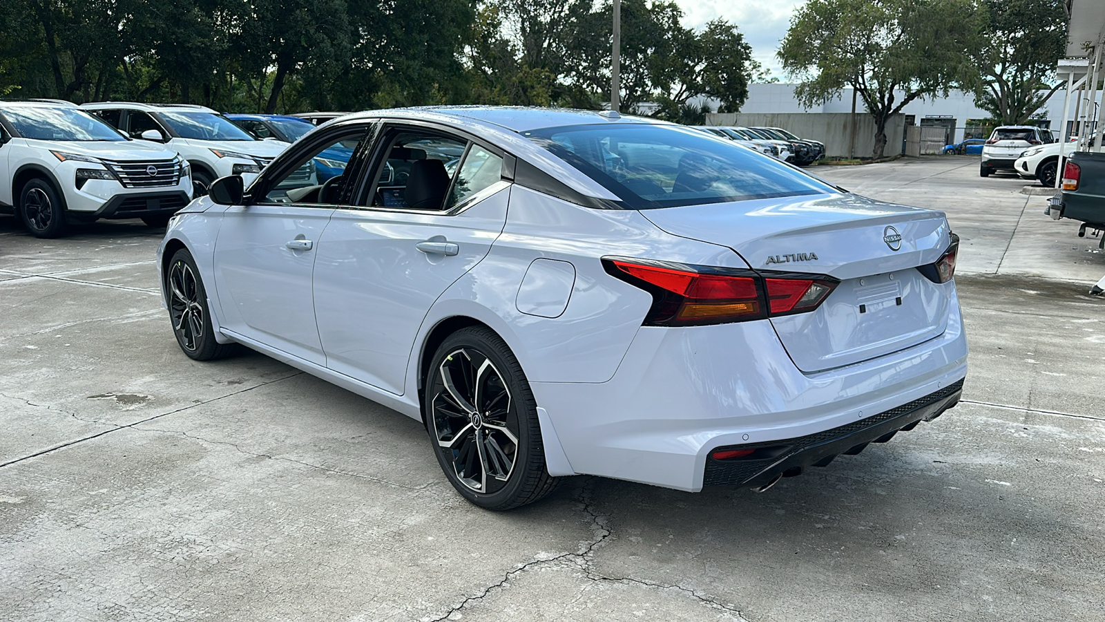 2025 Nissan Altima SR 6