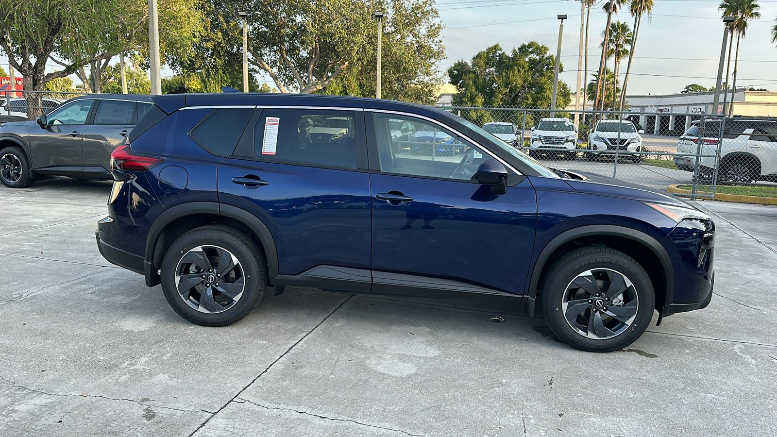 2024 Nissan Rogue SV 9