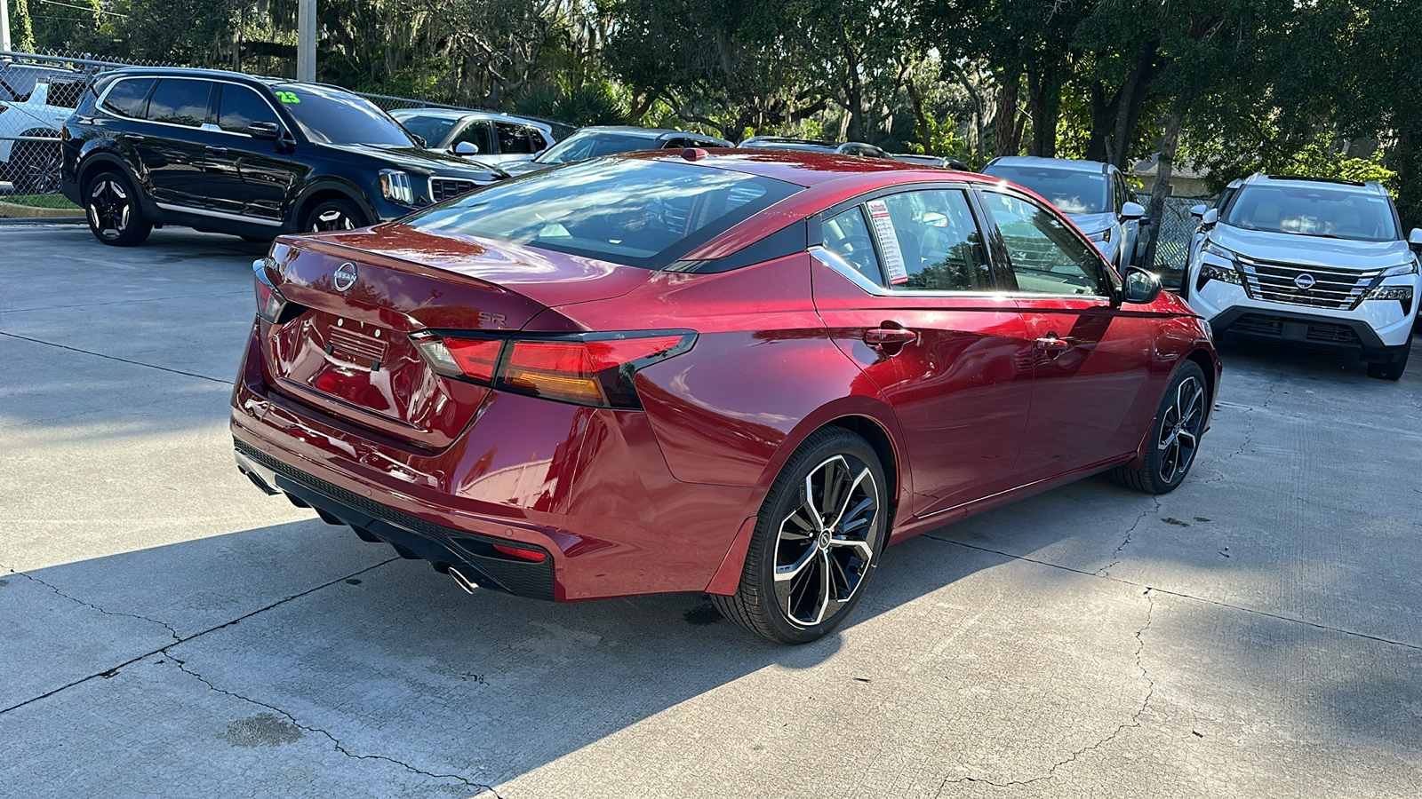 2025 Nissan Altima SR 8