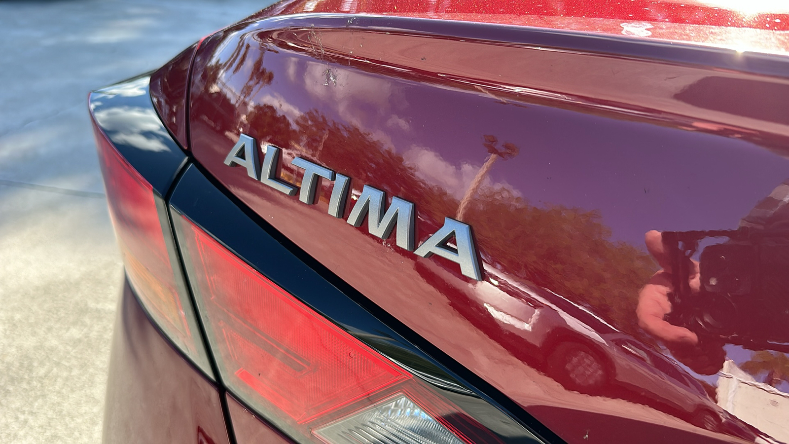 2025 Nissan Altima SR 10