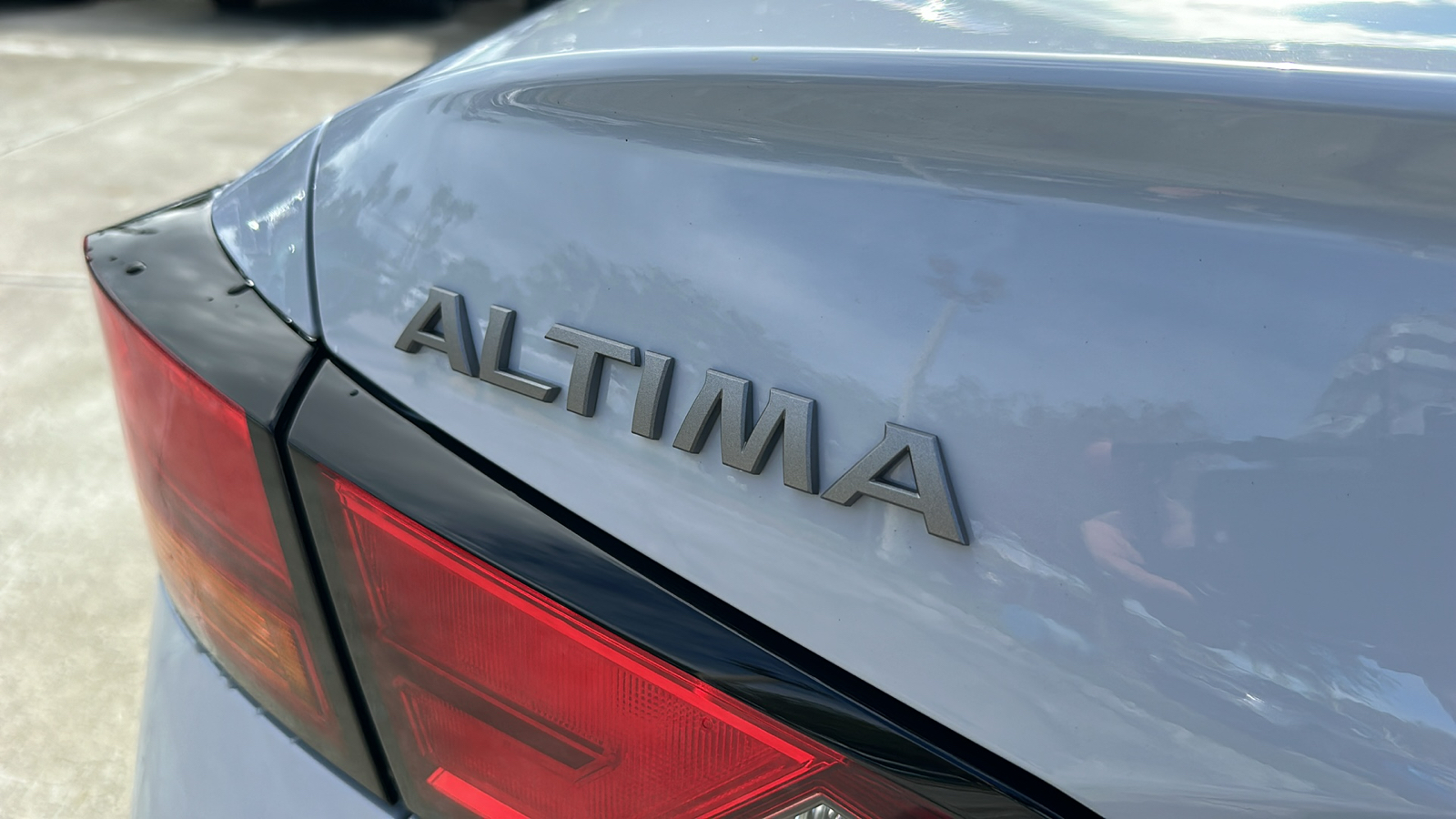 2025 Nissan Altima SR 10