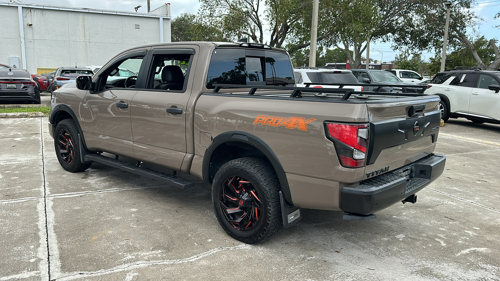 2022 Nissan Titan PRO-4X 6