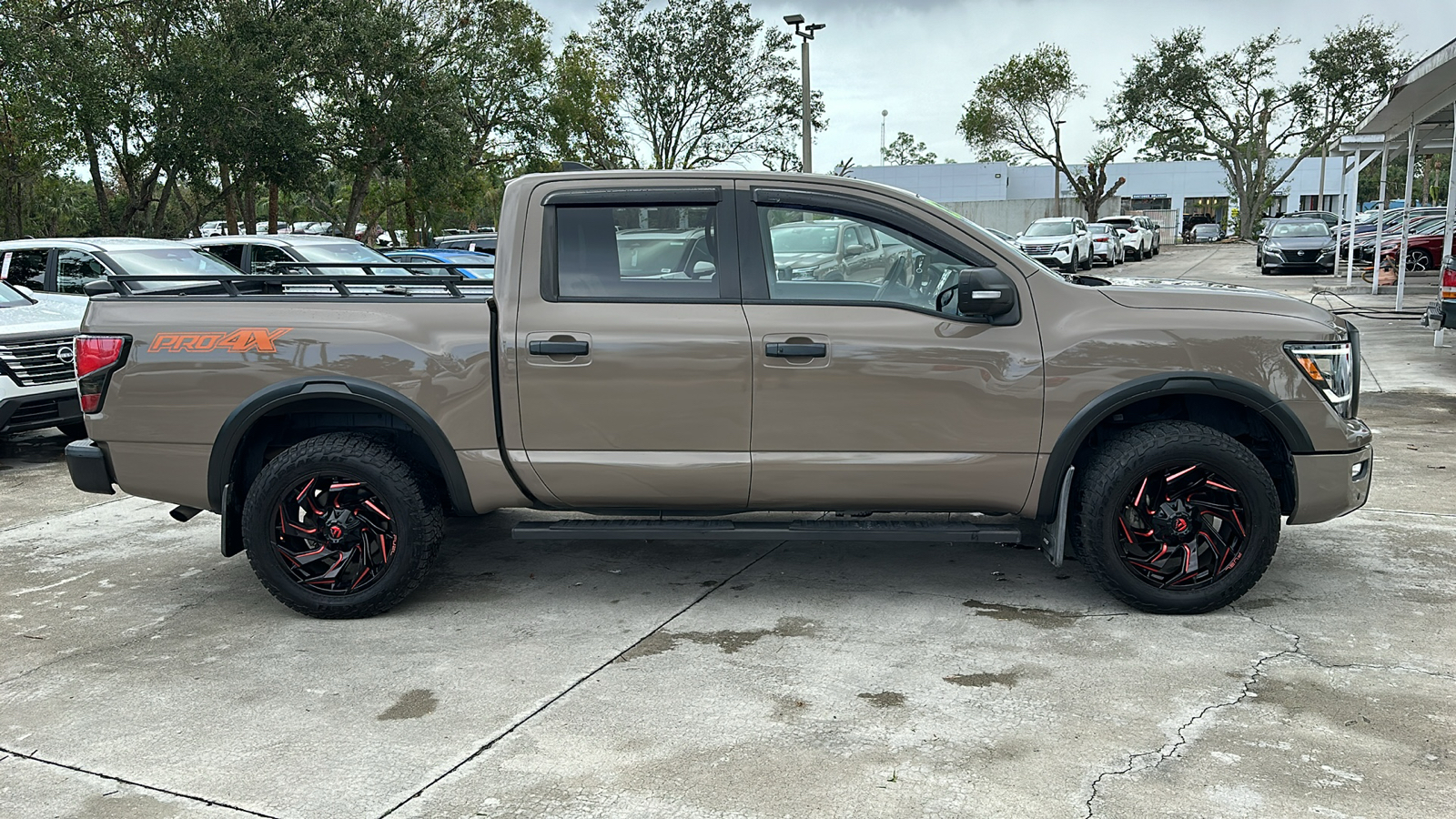 2022 Nissan Titan PRO-4X 9