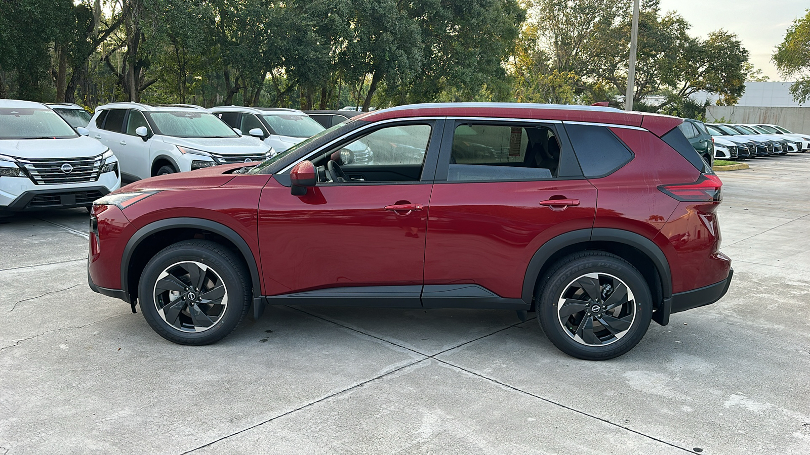 2024 Nissan Rogue SV 4