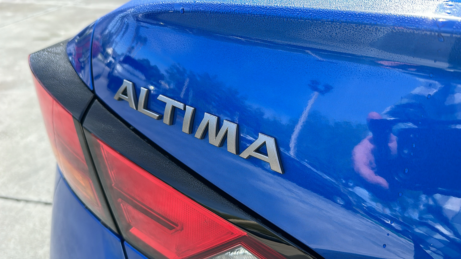 2025 Nissan Altima SR 9