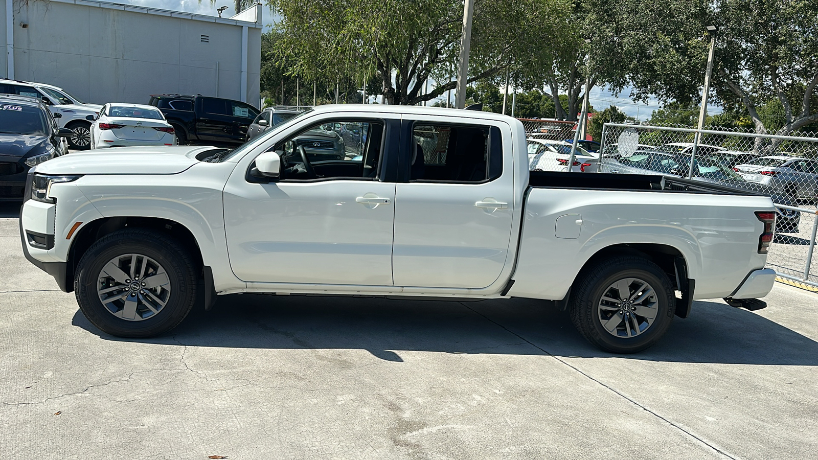 2025 Nissan Frontier SV 4