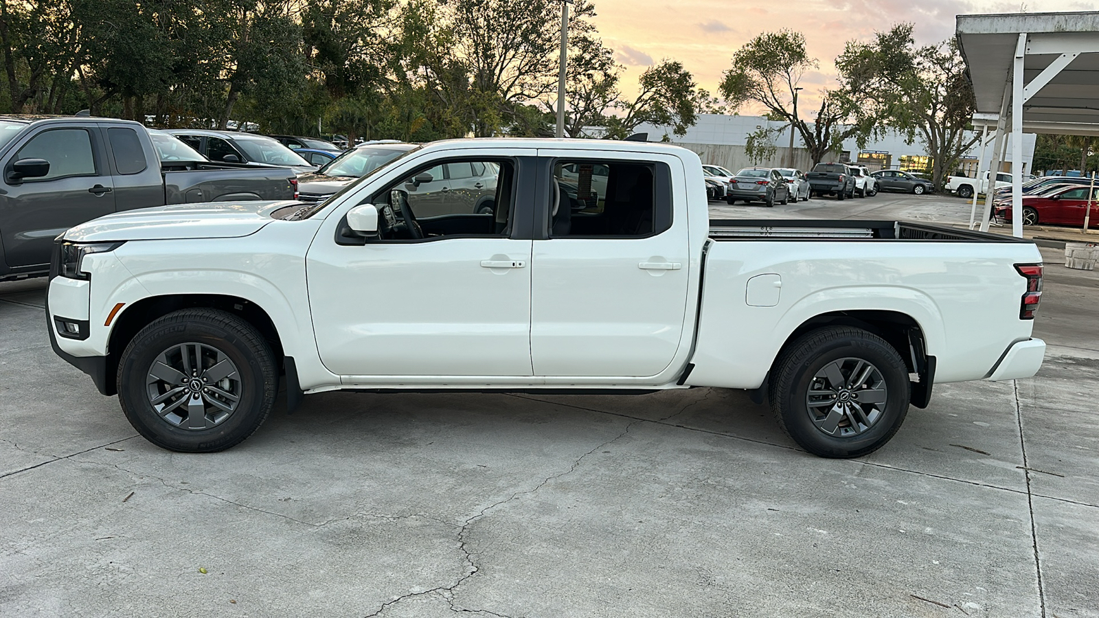 2025 Nissan Frontier SV 4