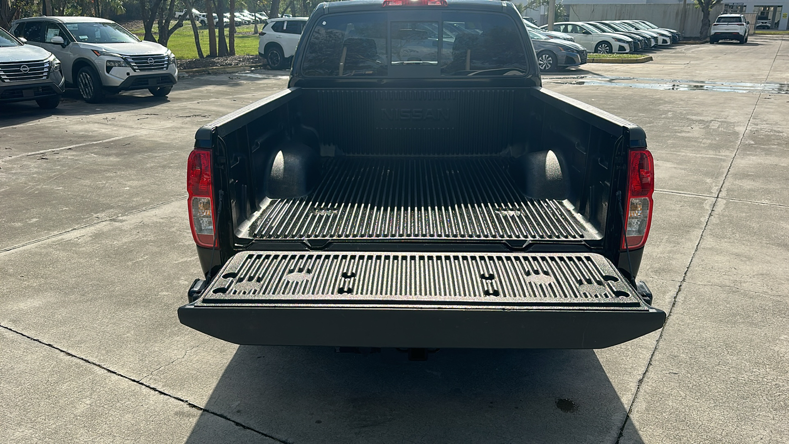 2017 Nissan Frontier SV V6 29