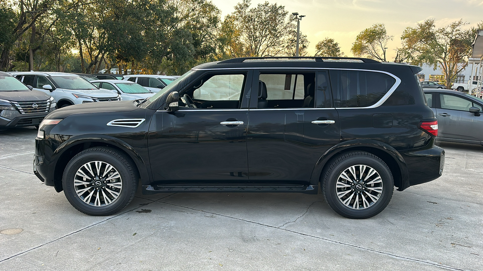 2024 Nissan Armada SL 4