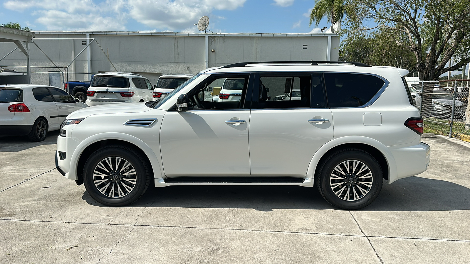 2024 Nissan Armada SL 4