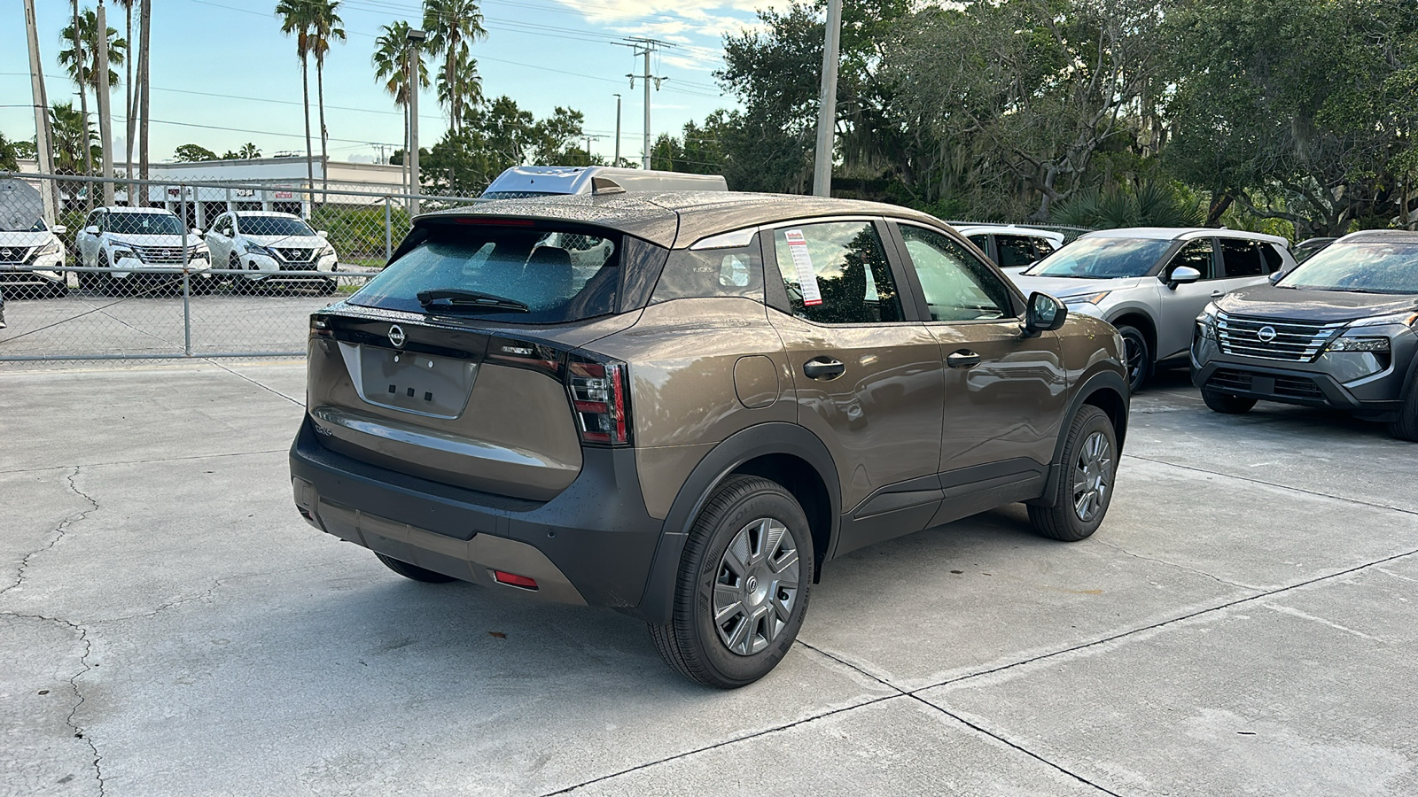 2025 Nissan Kicks S 8