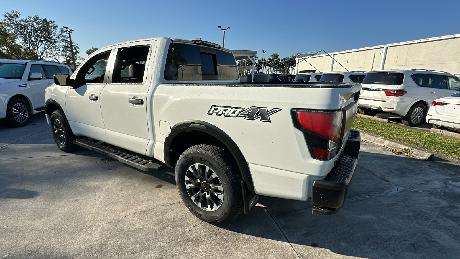 2024 Nissan Titan PRO-4X 5