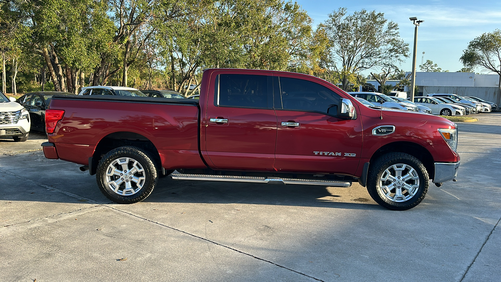 2017 Nissan Titan XD SL 8