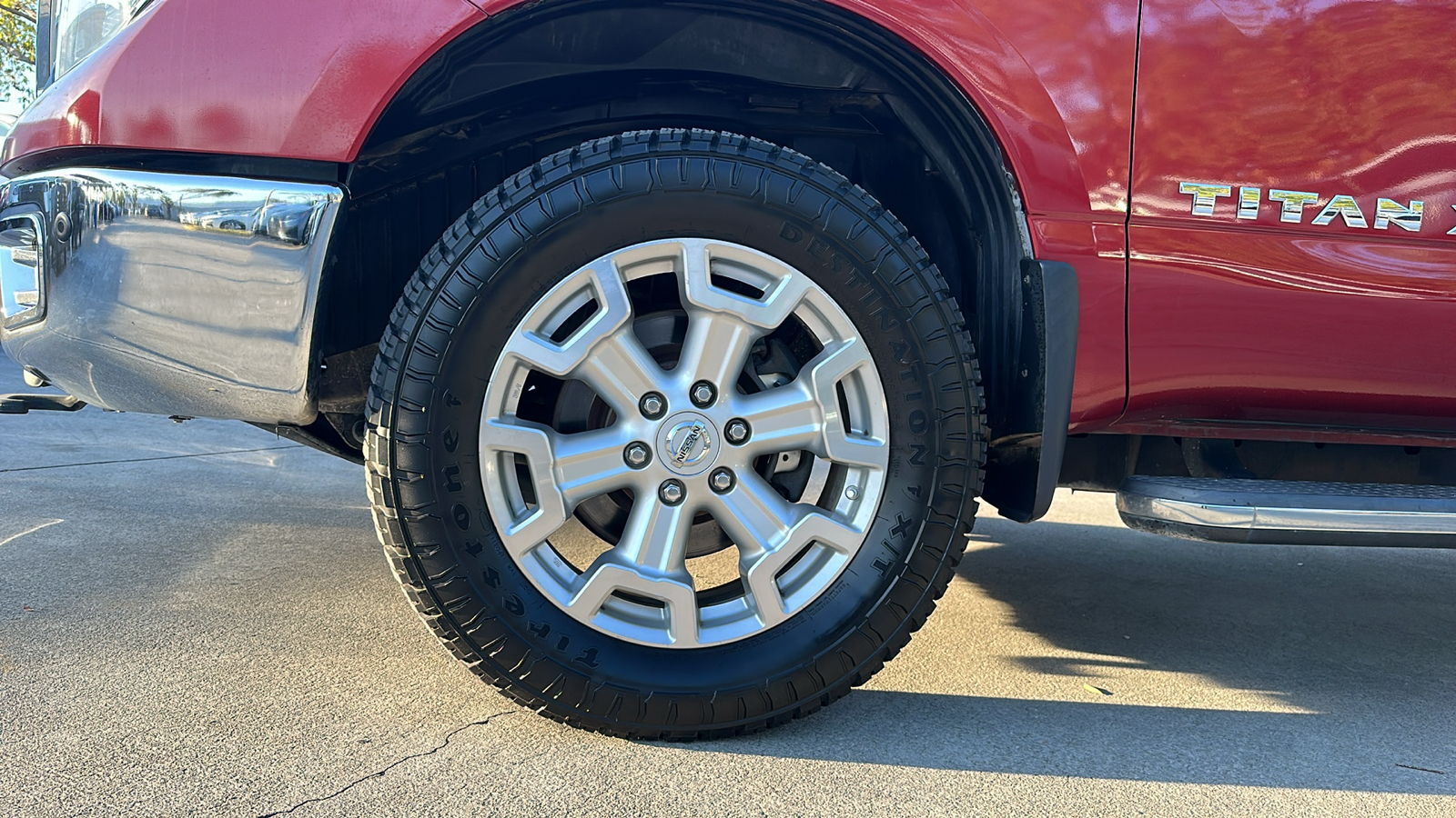 2017 Nissan Titan XD SL 11