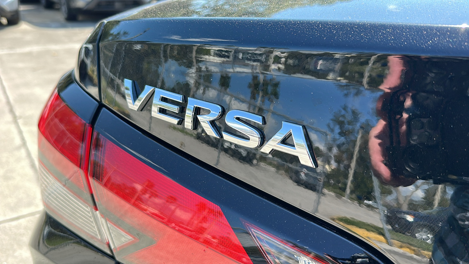 2024 Nissan Versa S 9