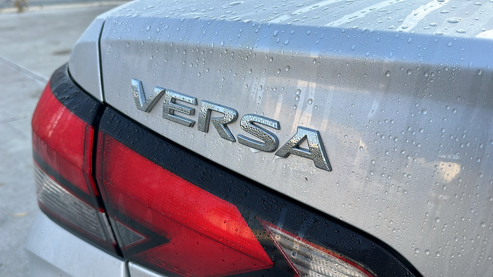 2024 Nissan Versa S 9