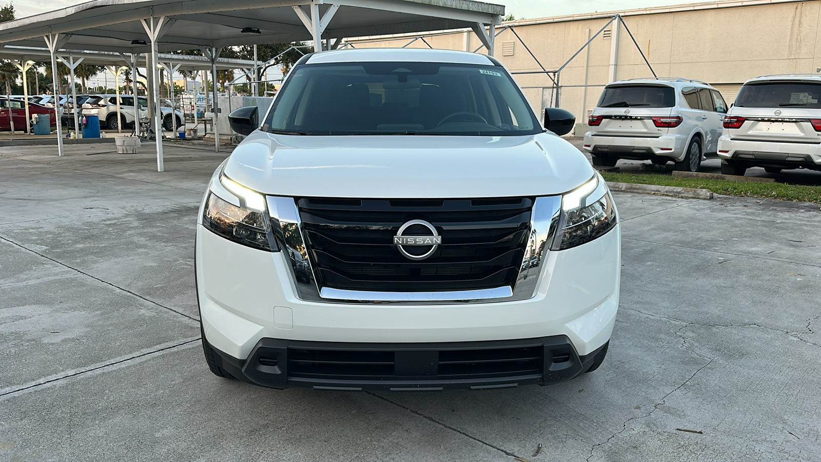 2024 Nissan Pathfinder S 2