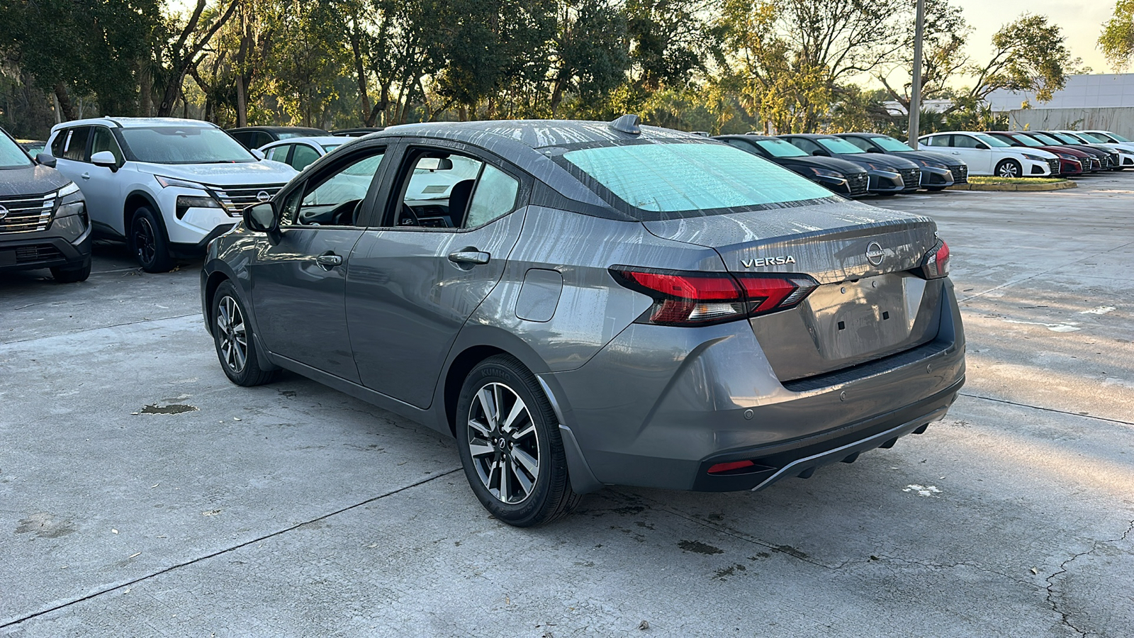 2024 Nissan Versa SV 5