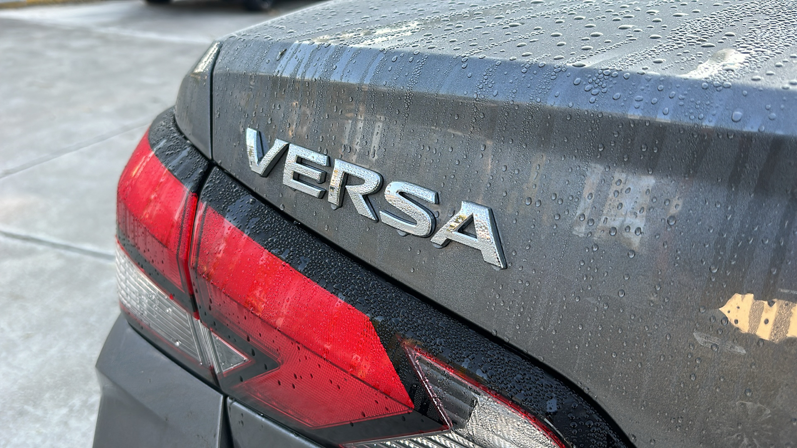 2024 Nissan Versa SV 9