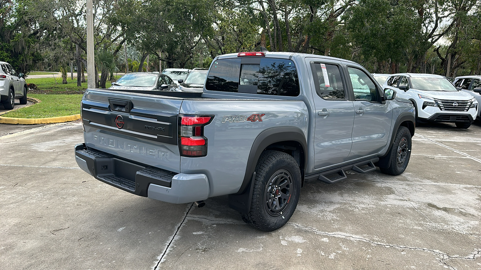 2025 Nissan Frontier PRO-4X 7