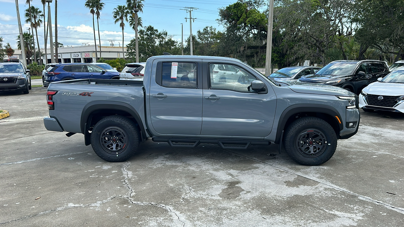 2025 Nissan Frontier PRO-4X 8