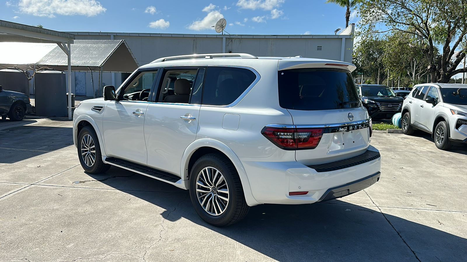 2024 Nissan Armada SL 5