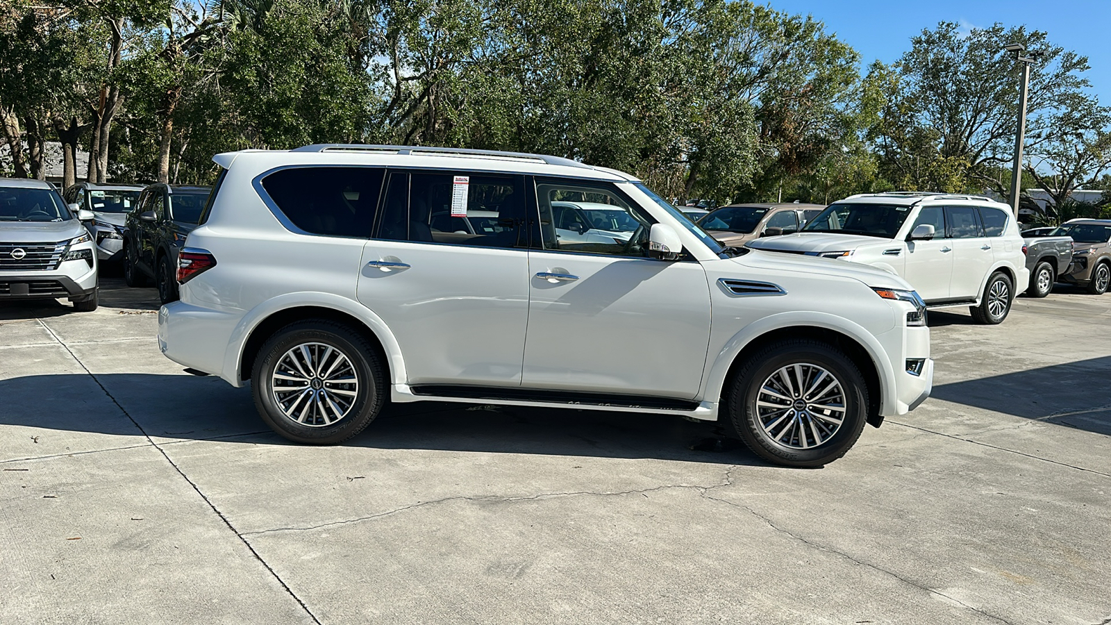 2024 Nissan Armada SL 8