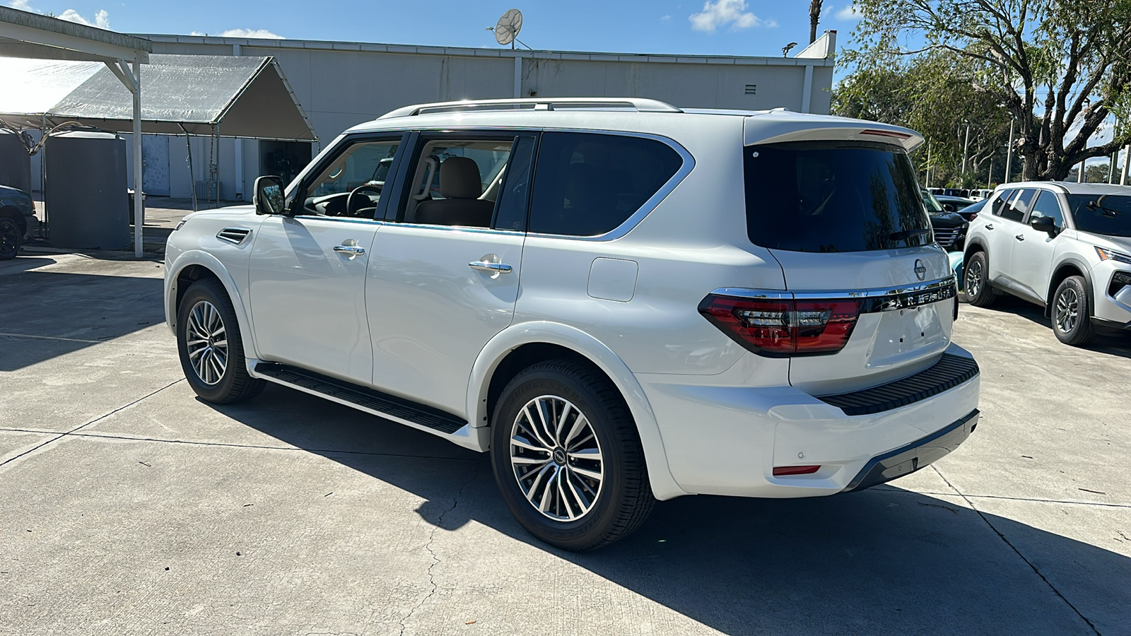 2024 Nissan Armada SL 5