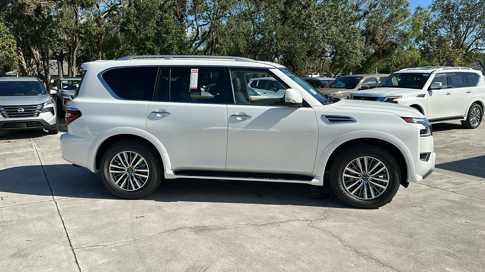 2024 Nissan Armada SL 8