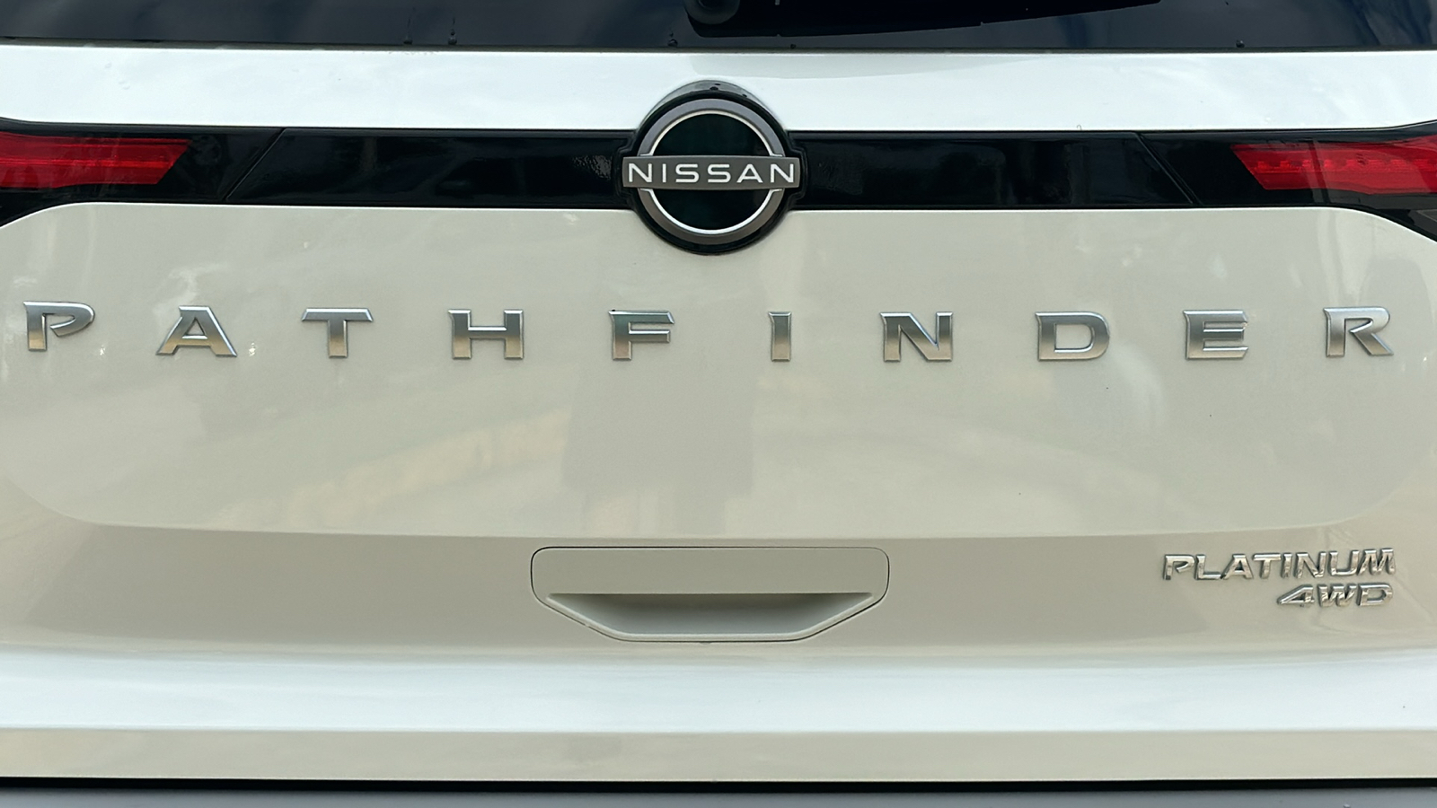 2024 Nissan Pathfinder Platinum 9