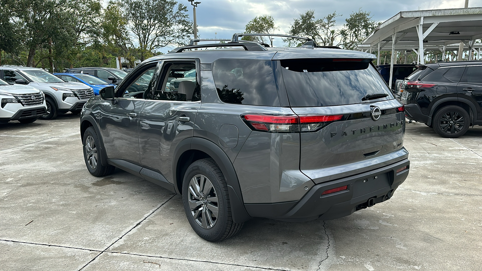 2024 Nissan Pathfinder SV 5