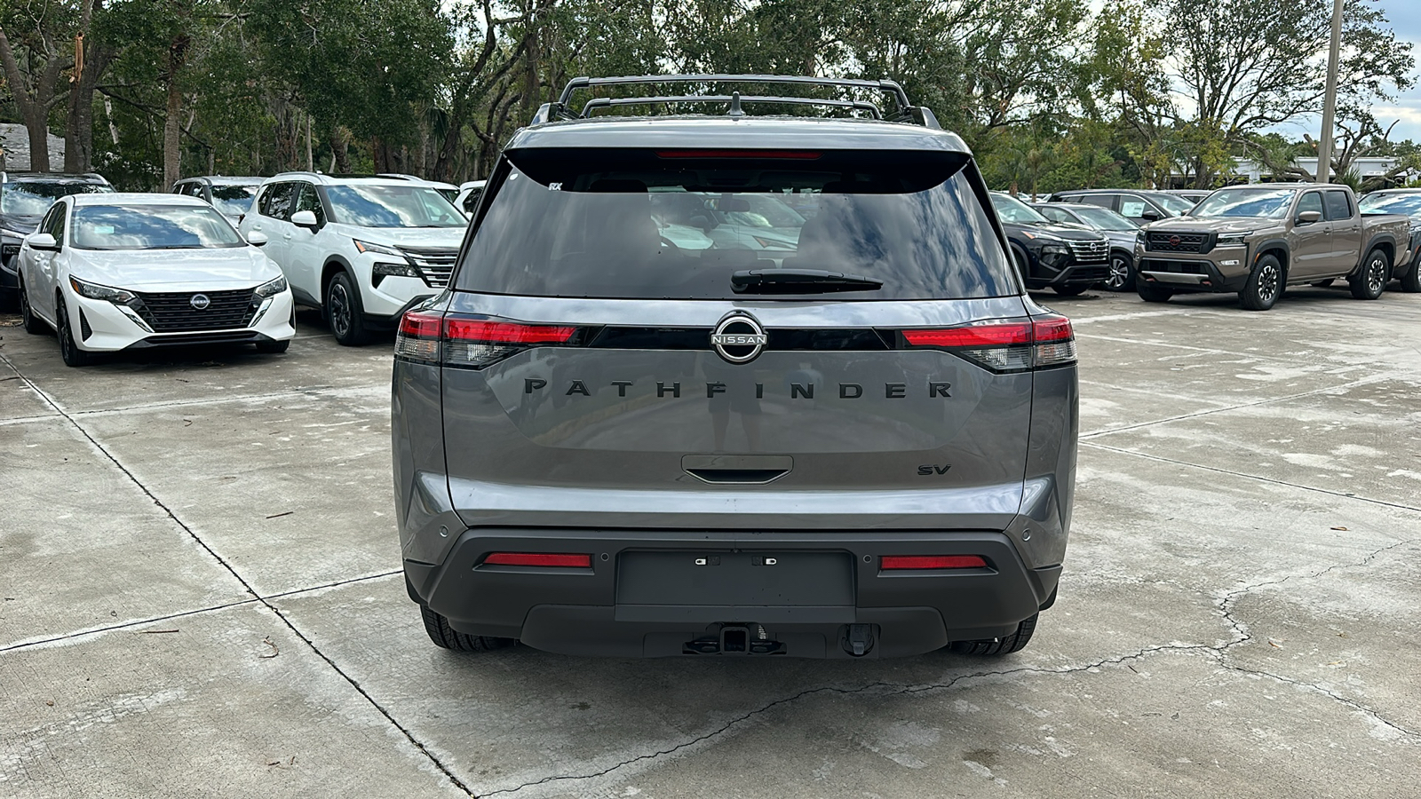 2024 Nissan Pathfinder SV 6