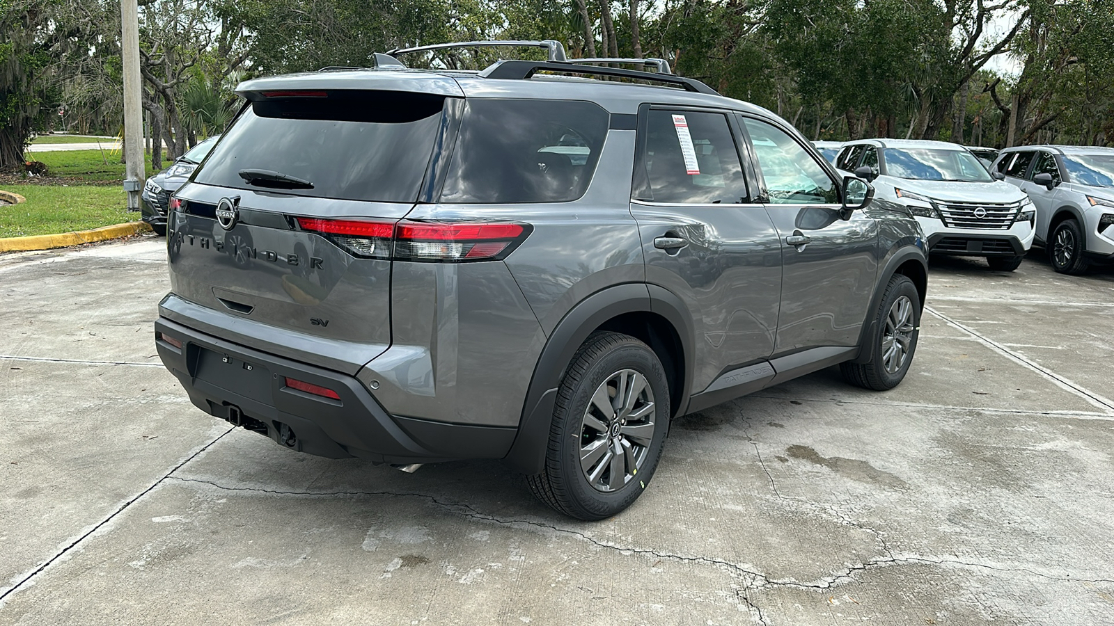 2024 Nissan Pathfinder SV 7