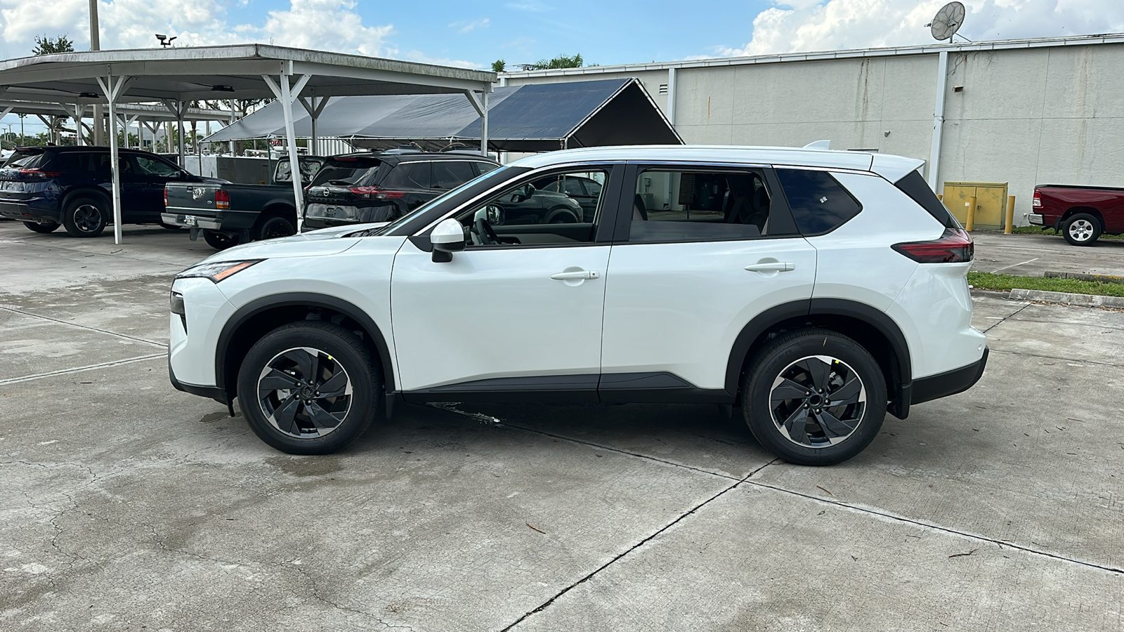 2025 Nissan Rogue SV 4